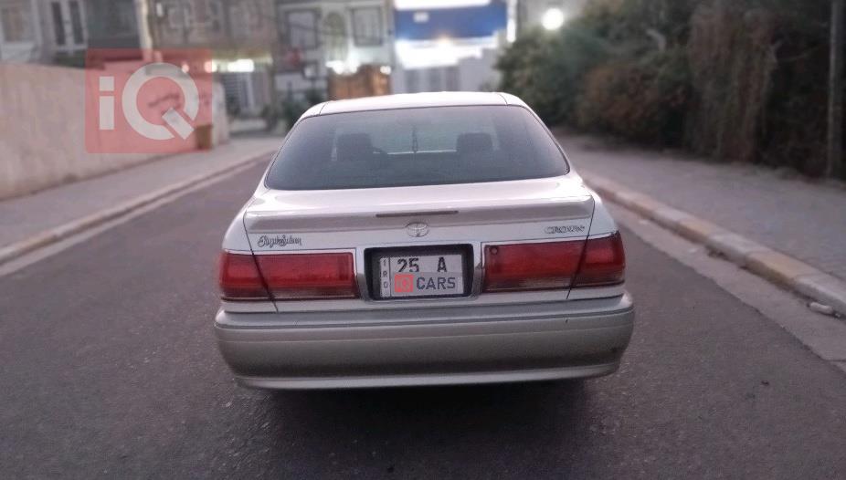 تۆیۆتا کراون